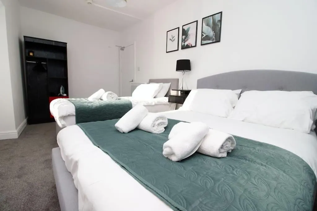Beautiful Spacious Flat Near City Centre With Free Parking Swansea Apartment