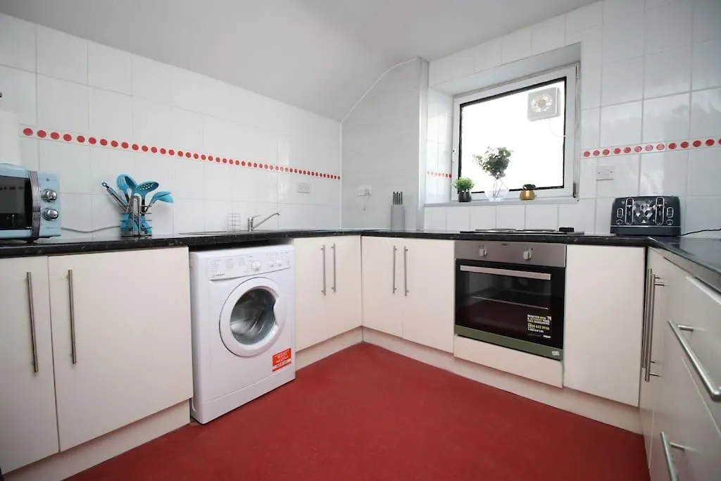 Beautiful Spacious Flat Near City Centre With Free Parking Swansea