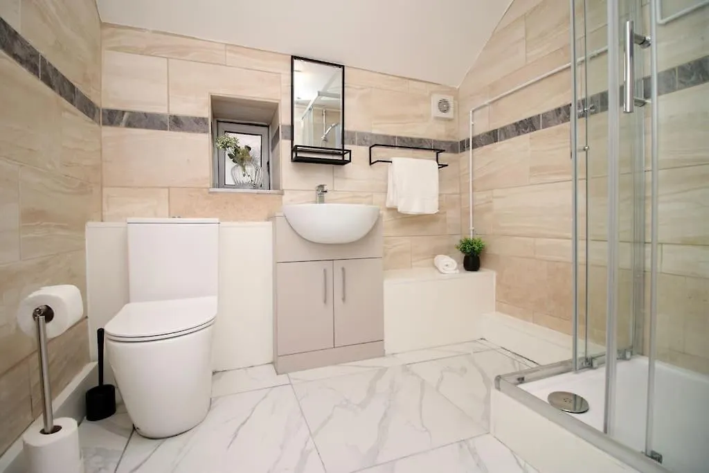 Apartment Beautiful Spacious Flat Near City Centre With Free Parking Swansea