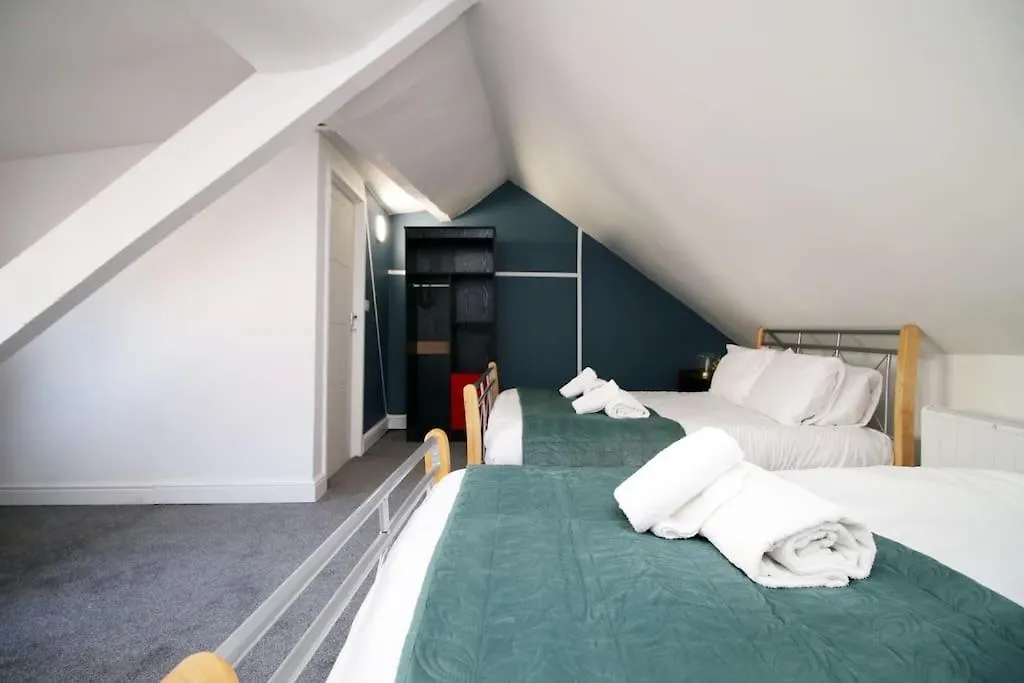 Beautiful Spacious Flat Near City Centre With Free Parking Swansea 0*,  United Kingdom
